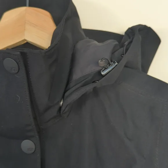 MEC Gore-tex Monsoon Raincoat - Picture 3 of 6